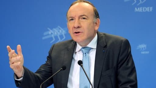 Pierre Gattaz appelle le gouvernement à "assumer l'économie de marché".