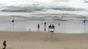 La plage de Lacanau en Gironde fermée en début de semaine. L'arrivée cet été sur les côtes d'Aquitaine de physalies, animaux proches des méduses responsables de brûlures de la peau, a entraîné la fermeture provisoire de certaines plages du sud-ouest de la
