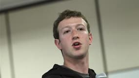 Le fondateur de Facebook Mark Zuckerberg (photo) fait partie des 17 milliardaires américains qui ont suivi l'appel lancé par Bill Gates et par le financier Warren Buffet à donner au moins la moitié de leur fortune à titre philanthropique. /Photo prise le