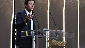 Xavier Dolan pendant son discours de remerciement à Cannes. Le cinéaste canadien a reçu le Grand Prix pour son film Juste la fin du monde.
