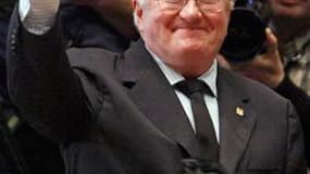Le président de la région Provence-Alpes-Côte d'Azur, Michel Vauzelle, ici lors de sa réélection aux régionales en mars 2010, a été entendu jeudi par un juge d'instruction. Le juge Franck Landou, chargé du dossier des détournements présumés de subventions