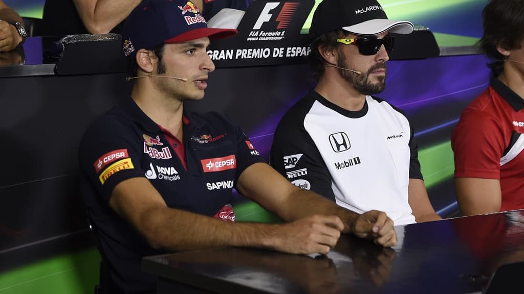 Carlos Sainz Jr. et Fernando Alonso en conférence de presse Carlos Sainz Jr. et Fernando Alonso en conférence de presse