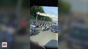 Les Bleus impressionnés par la foule qui suit leur bus (avant les Champs-Élysées)