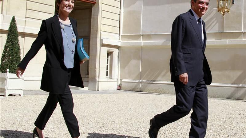 L'ancien-Premier ministre François Fillon et sa ministre des Sports de l'époque Chantal Jouanno, en août 2011. Le candidat favori pour la présidence de l'UMP, a critiqué le ralliement de la sénatrice UMP de Paris au nouveau parti centriste de Jean-Louis B