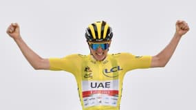 Le maillot jaune du Tour de France Tadej Pogacar, vainqueur au sommet du col du Portet, lors de la 17e étape, le 14 juillet 2021