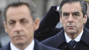 Selon le baromètre mensuel OpinionWay, la cote de popularité de Nicolas Sarkozy est en baisse de trois points à 30%, son plus bas niveau depuis le début de son mandat. Celle du Premier ministre, François Fillon, chute de cinq points à 40%. /Photo prise le