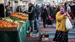 Le marché de Barbès, dans le XVIIIe arrondissement de Paris, le 18 mars 2020