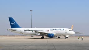 Un avion de la compagnie Syrien Air sur le tarmac de l'aéroport de Damas, en Syrie, le 7 janvier 2025