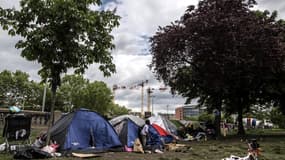 Un camp de migrants établi à la porte d'Aubervilliers, à Paris.