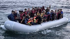 Arrivée en Turquie du premier ferry de migrants renvoyés de Grèce - Lundi 4 avril 2016