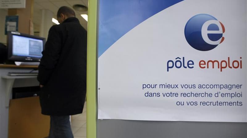 Le gouvernement français espère mettre en oeuvre des mesures sur l'activité partielle et les "pactes compétitivité emploi" dans les entreprises d'ici à l'élection présidentielle de 2012 afin de lutter contre la hausse du chômage, a déclaré mardi Xavier Be