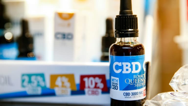 La Cour de cassation annule un arrêt condamnant le gérant d'une boutique de Grenoble qui vendait des produits à base de cannabidiol (CBD)