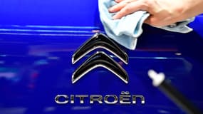 Un logo de Citroën au Salon automobile de Francfort IAA à Francfort-sur-le-Main, dans l'ouest de l'Allemagne, le 12 septembre 2017.