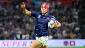 L'ailier du XV de France Louis Bielle-Biarrey face à la Namibie