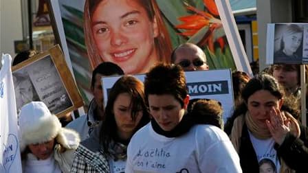 Plus d'un millier de personnes ont pris part samedi après-midi à une "marche blanche" à La Bernerie-en-Retz (Loire-Atlantique), près de Pornic, en mémoire d'une adolescente disparue, Laëtitia, dont le corps n'a toujours pas été retrouvé. /Photo prise le 2