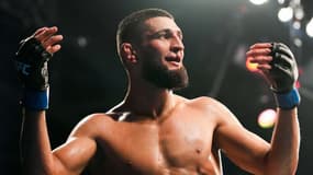 Khamzat Chimaev lors de son combat contre Gilbert Burns à l'UFC 273 en avril 2022