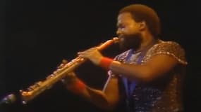 Le saxophoniste Andrew Woolfolk de Earth, Wind & Fire en 1981