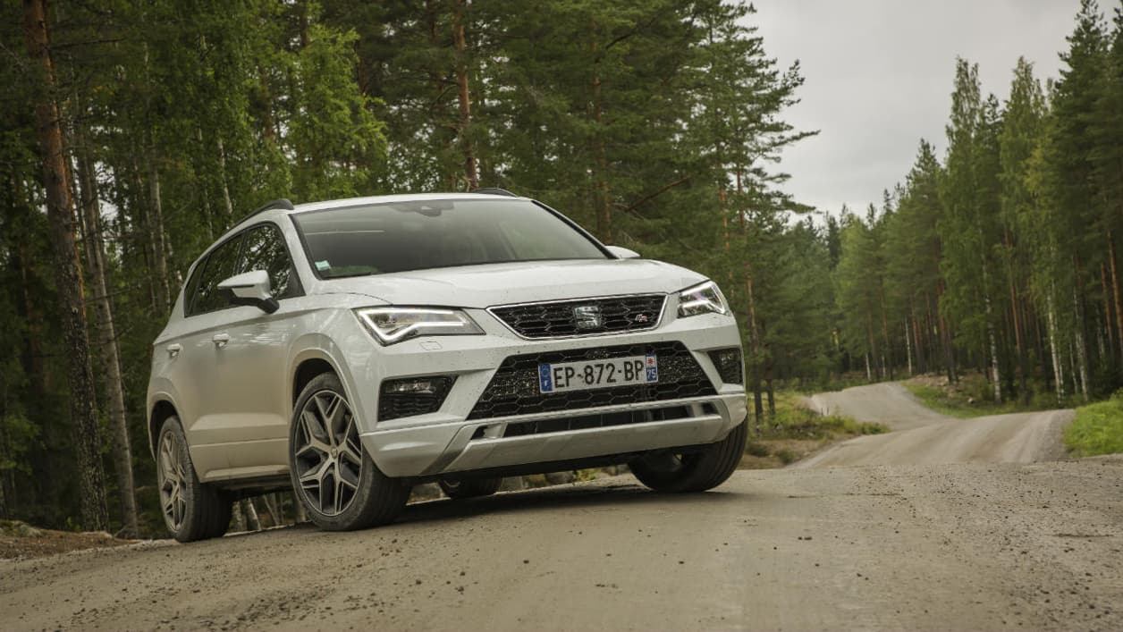 Ponctuées de nombreuses bosses, les pistes du rallye de Finlande offre un environnement idéal pour tester notre Ateca en 4Drive. Ponctuées de nombreuses bosses, les pistes du rallye de Finlande offre un environnement idéal pour tester notre Ateca en 4Drive.