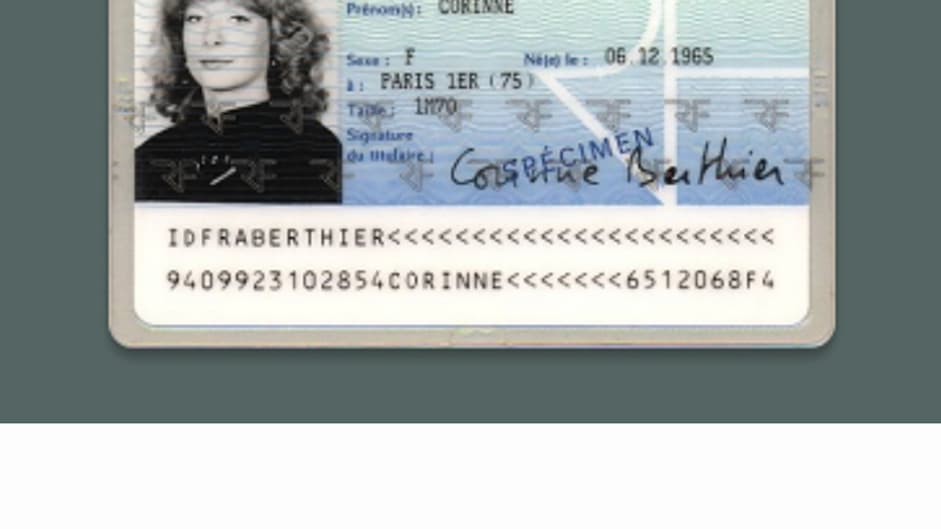 Avec la carte d'identité, il faudra commencer par montrer la face avant. Avec la carte d'identité, il faudra commencer par montrer la face avant.