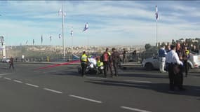 Des secours à Jérusalem-Est après une attaque à l'arme à feu, le 30 novembre 2023