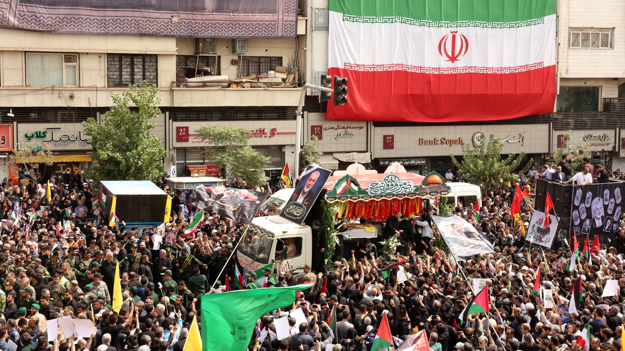 La foule réunie pour les funérailles du chef du Hamas Ismaïl Haniyeh à Téhéran, en Iran, le 1er août 2024 La foule réunie pour les funérailles du chef du Hamas Ismaïl Haniyeh à Téhéran, en Iran, le 1er août 2024