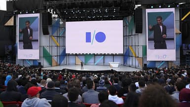 Lors de la conférence développeurs Google I/O, Sundar Pichai, patron de Google, a dévoilé Lens, une technologie de reconnaissance visuelle.