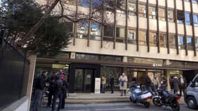 L'immeuble habitant le QG de campagne de Dominique de Villepin, en janvier dernier. Un vol avec effraction a eu lieu au siège de campagne de Dominique de Villepin, dans le VIe arrondissement de Paris, au cours de la nuit de vendredi à samedi. /Photo prise