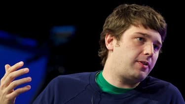Andrew Mason est le co-fondateur de Groupon avec Eric Lefkofsky et Brad Keywell, qui possèdent 23% du groupe.
