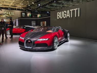 La Bugatti "F.K.P. Hommage" exposée en première mondiale au salon Ultimate Supercar Garage 2026 à Paris Porte de Versailles.
