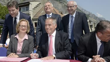 Signature, samedi 13 juillet, de l'accord sur la reprise de Rio Tinto Alcan