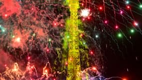 Feu d'artifice du 14-Juillet 2023 à la Tour Eiffel, à Paris.