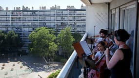 Dans le 12e arrondissement, des musiciens vont prendre possession des balcons d'un immeuble pour un concert.