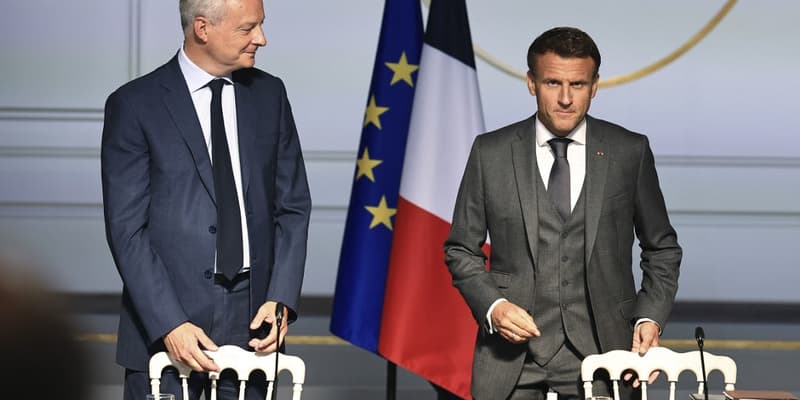 Emmanuel Macron et Bruno Le Maire à l'Elysée le 30 août 2022