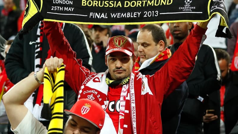 Les supporters monégasques ont patienté en tribunes, ce mardi au Signal Iduna Park, après avoir appris que le bus de Dortmund avait subi des explosions.