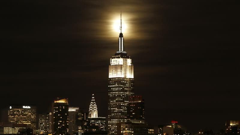L'Empire State Building à New York, le célèbre immeuble art-déco de 102 étages, s'apprête à faire son entrée en Bourse à hauteur d'un milliard de dollars, donnant aux investisseurs lambda l'opportunité de détenir une partie du gratte-ciel emblématique de