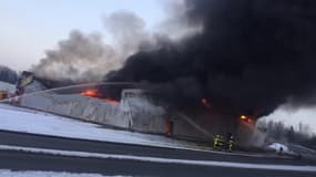 Doubs : incendie au magasin Gifi de Bethoncourt - Témoins BFMTV