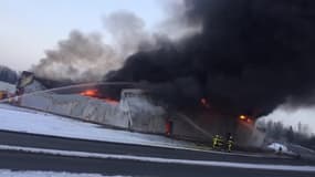 Doubs : incendie au magasin Gifi de Bethoncourt - Témoins BFMTV