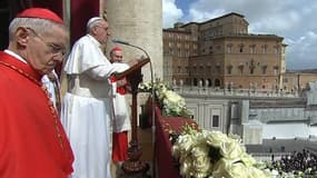 Le pape François a appelé dimanche lors de son premier message pascal à la ville et au monde ("urbi et orbi") à la "paix".