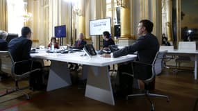 Emmanuel Macron en visioconférence avec les maires de France, le 29 avril 2020