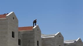 Construction de logements dans la colonie israélienne de Ma'aleh Adumim, près de Jérusalem. La France a déclaré lundi qu'il existait d'autres moyens de protester contre la mise en chantier de nouveaux logements dans les colonies juives de Cisjordanie que