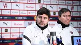 Mauricio Pochettino l'entraîneur du PSG pendant une conférence de presse en L1