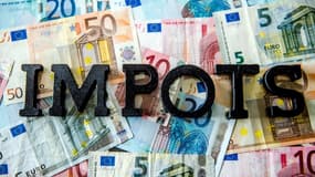 Avant de disposer de 100 euros à dépenser à sa guise, le salarié moyen doit verser à 131 euros de cotisations et d’impôts en France