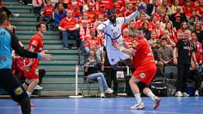 Dika Mem (France) face aux Danois dans l'EHF Euro Cup, dans les phases de groupe, le 15 mars 2025