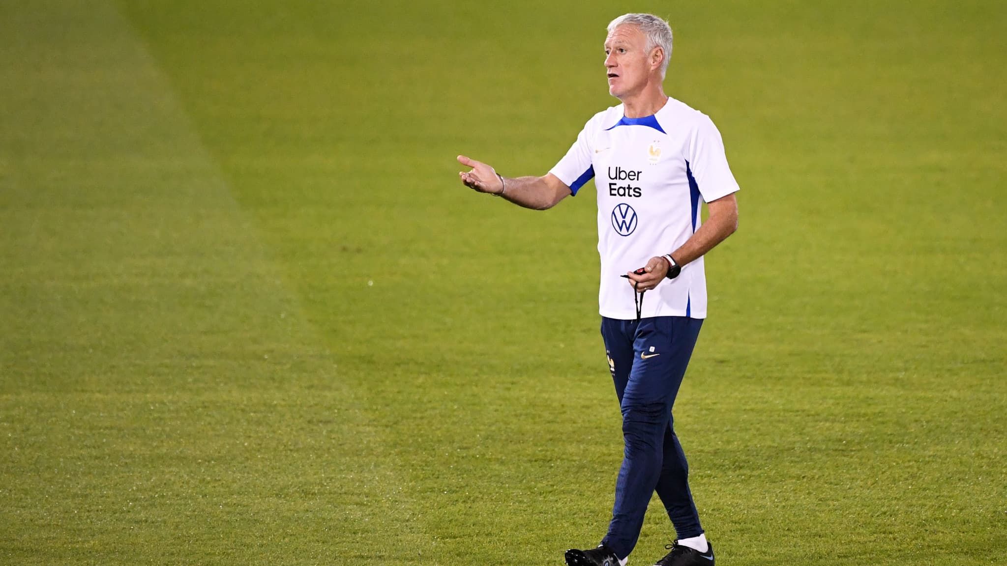 Didier Deschamps à l'entraînement avec les Bleus, à Doha le 24 novembre 2022