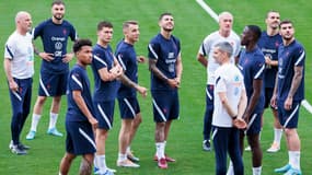 Didier Deschamps dirige les Bleus à l'entraînement, le 5 juin 2022