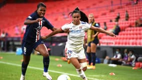 Grace Geyoro au duel avec Sakina Karchaoui en demi-finale de la Ligue des champions 2020