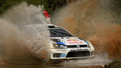 La Volkswagen Polo R WRC de Sébastien Ogier et Julien Ingrassia à Almodovar au Portugal le 4 avril 2014.