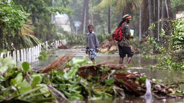 Les principaux axes de l'île de la Réunion restent fermés après le passage du cyclone Bejisa.