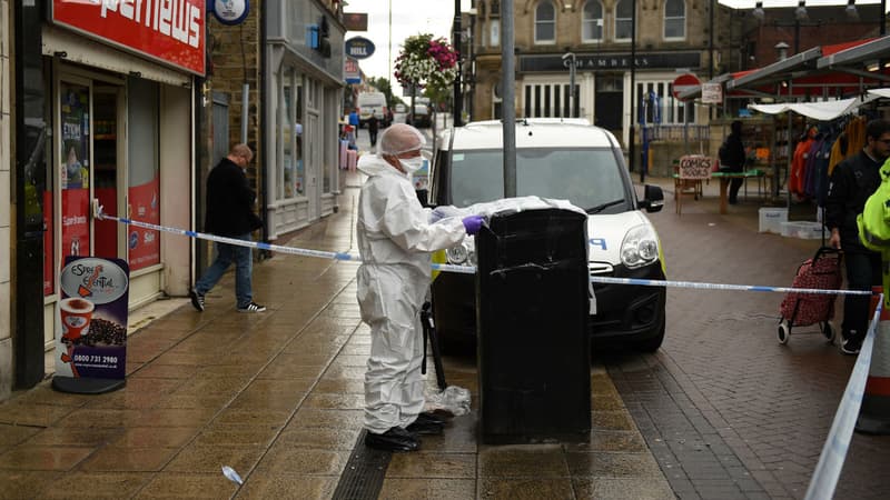 Le centre-ville de Barnsley a été bouclé après une attaque au couteau.