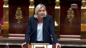 Marine Le Pen à la tribune de l'Assemblée nationale, lors du débat sur une motion de censure déposée par la Nupes, le 24 octobre 2022.